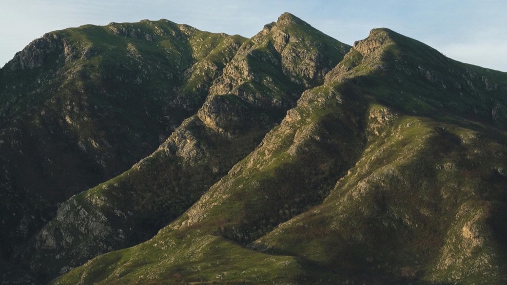 Cerros verdes de la cordillera, fotografía del Estudio